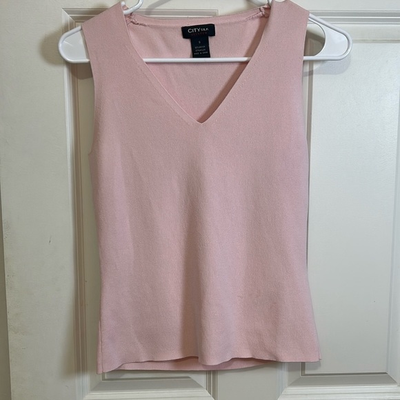 City silk stretch, sleeveless V-neck sweater size small pink - Picture 1 of 4